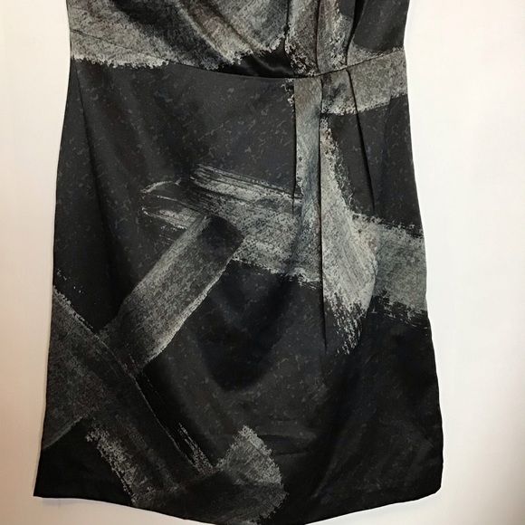 Satin Feel Printed Dress - Picture 3 of 8